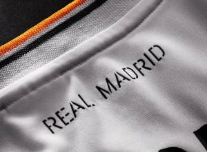 real-madrid-home-shirt-2013-neck-detail