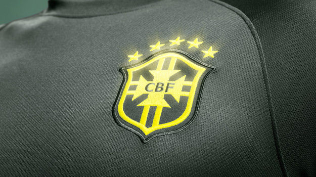 kickster_ru_nomer_Brasil_National_Team_Third_Kit_Glow-in-the-dark_team_crest_large-copy