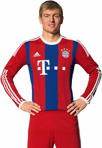 FC Bayern Munich 14-15 Home Kit Kroos (2)